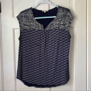 Mixed media navy and white short sleeve top Skies are Blue size XL EUC